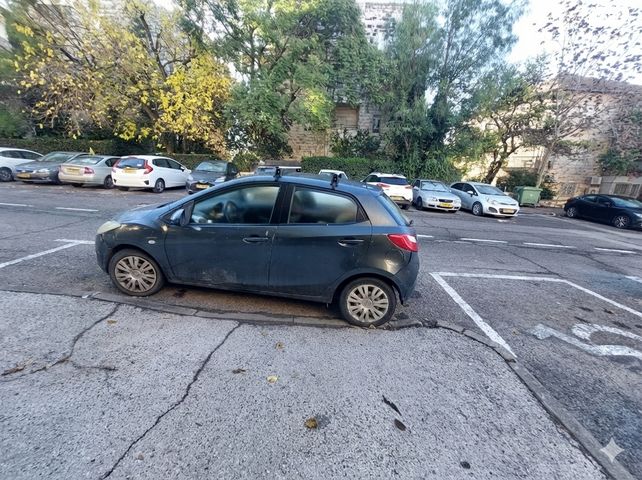 מודעת רכב מאזדה 2