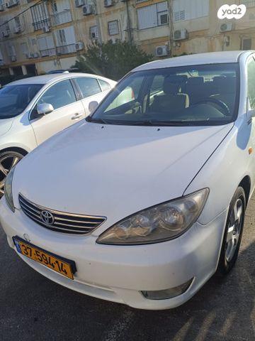 טויוטה קאמרי