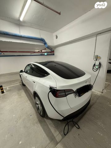 מודעת רכב טסלה מודל Y