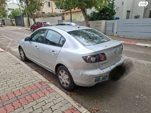 מודעת רכב מאזדה 3