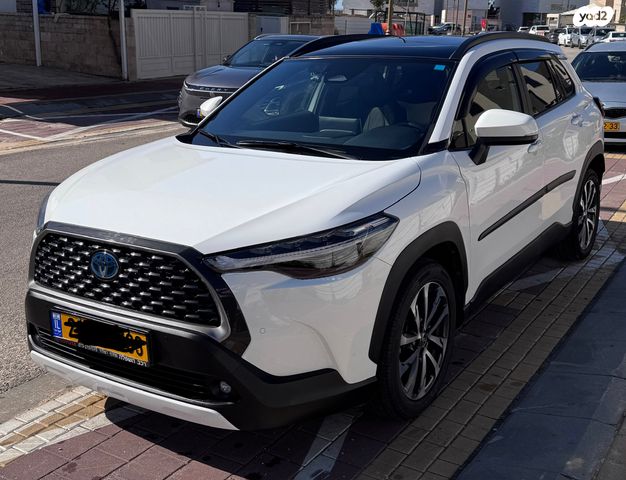 מודעת רכב טויוטה קורולה קרוס