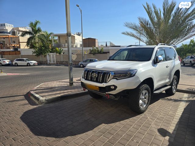 טויוטה לנד קרוזר