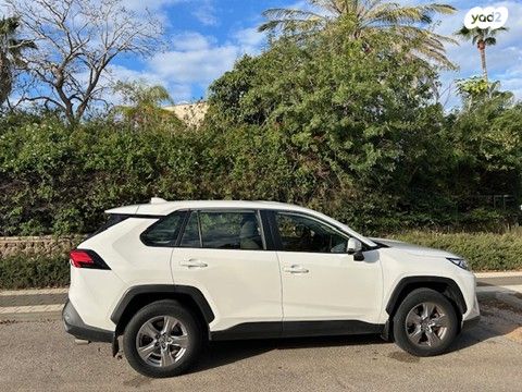 מודעת רכב טויוטה RAV4
