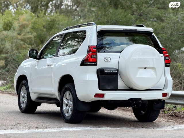 טויוטה לנד קרוזר