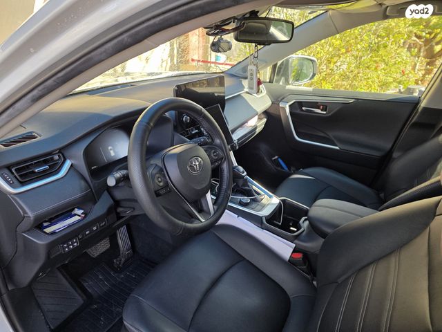 טויוטה RAV4