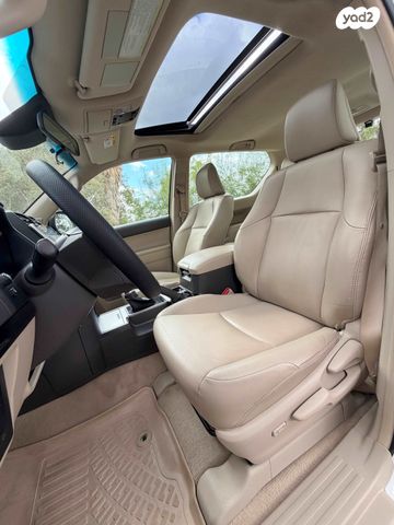 טויוטה לנד קרוזר