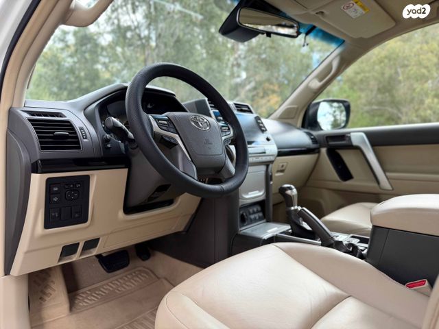 טויוטה לנד קרוזר