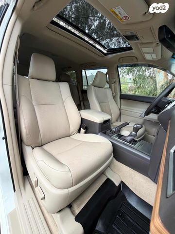 טויוטה לנד קרוזר
