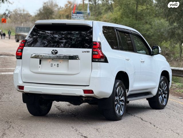 טויוטה לנד קרוזר