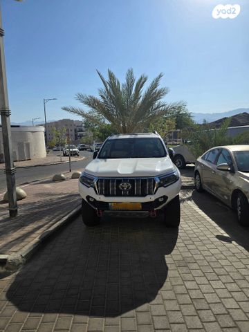 טויוטה לנד קרוזר