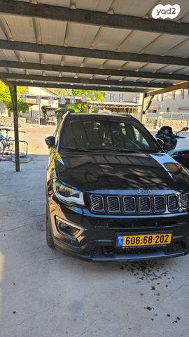 מודעת רכב ג'יפ קומפאס