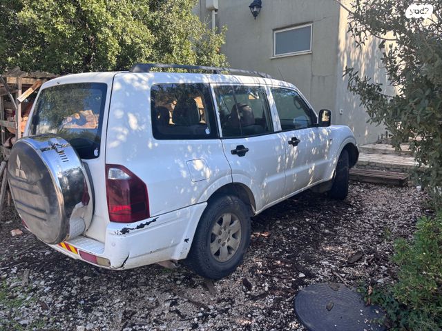 מיצובישי פג'רו