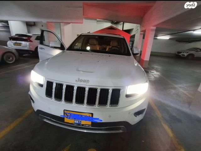 מודעת רכב ג'יפ גרנד צ'ירוקי