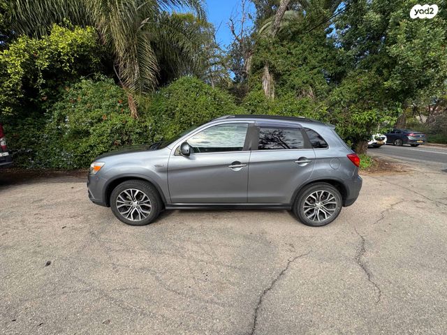 מודעת רכב מיצובישי ASX