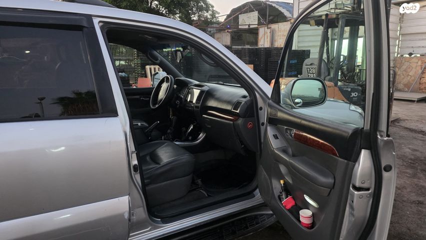 טויוטה לנד קרוזר