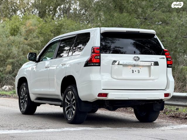 טויוטה לנד קרוזר