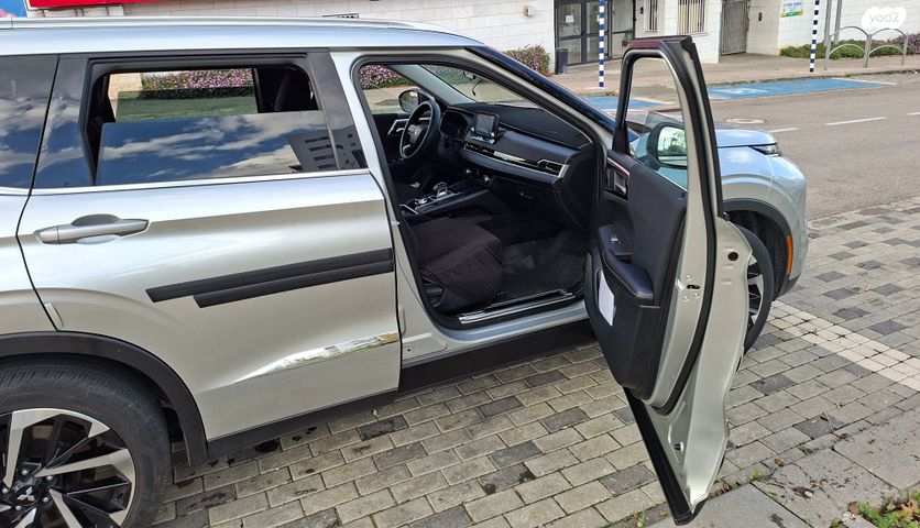 מיצובישי אאוטלנדר