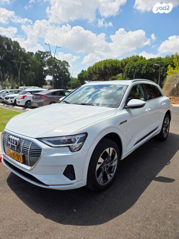 מודעת רכב אאודי E-tron