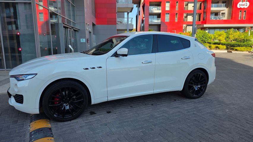 מודעת רכב מזראטי לבנטה