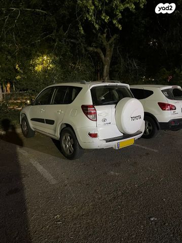 מודעת רכב טויוטה RAV4
