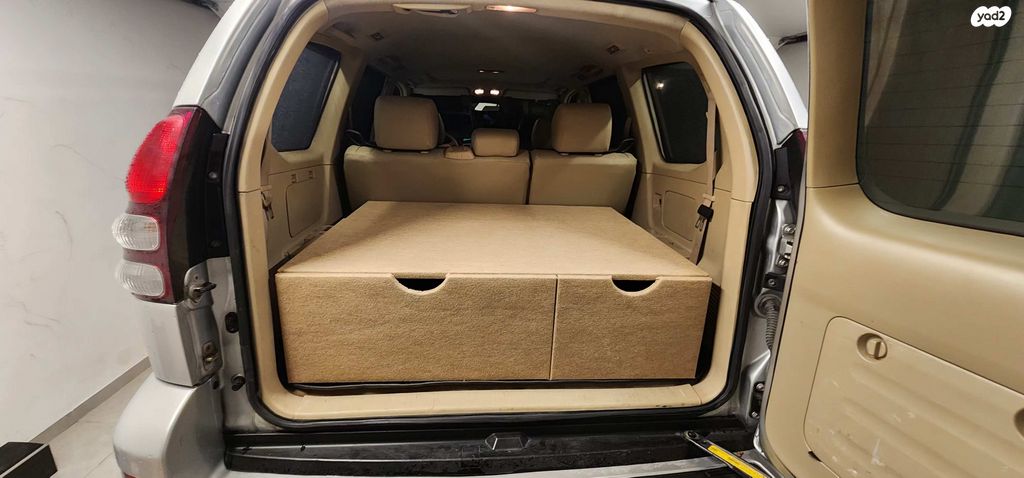 טויוטה לנד קרוזר