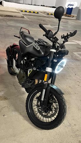 מודעת רכב הוסקוורנה SVARTPILEN 401