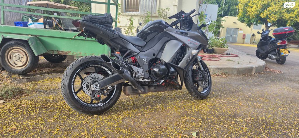 קאוואסאקי Z1000SX