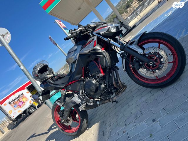 מודעת רכב קאוואסאקי Z650