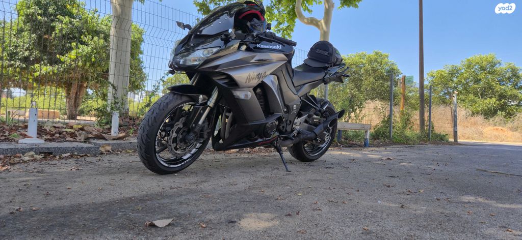 קאוואסאקי Z1000SX