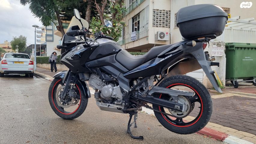 סוזוקי DL650A וי-סטרום