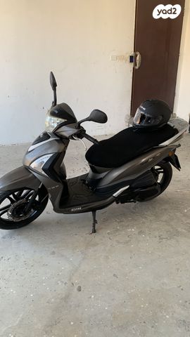 מודעת רכב סאן יאנג סימפוני 200