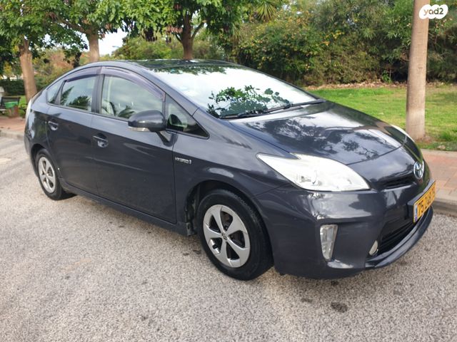 מודעת רכב טויוטה פריוס