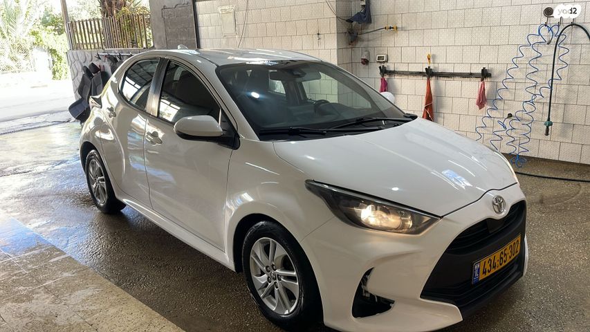 טויוטה יאריס