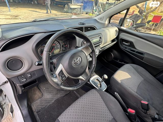 מודעת רכב טויוטה יאריס 2