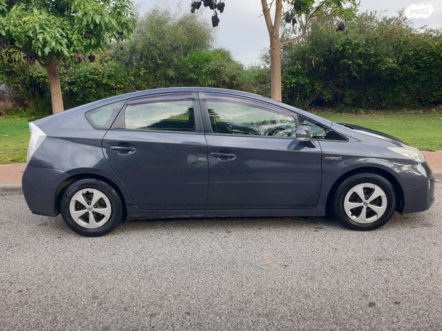 טויוטה פריוס