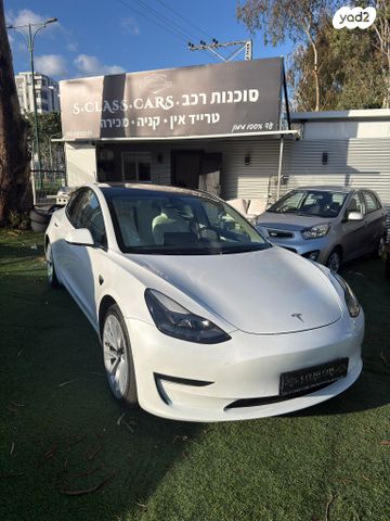 מודעת רכב טסלה מודל 3