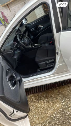 טויוטה יאריס