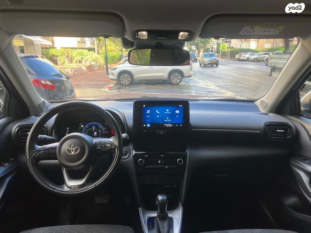 טויוטה יאריס קרוס