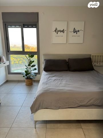 שושנה דמארי 3