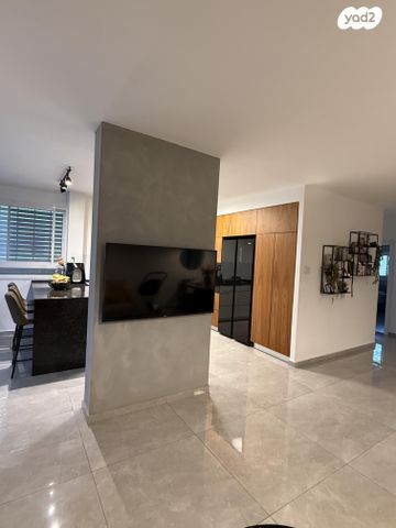 אירוס הארגמן 42