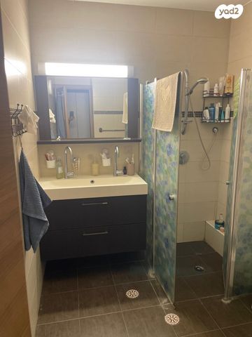 דו משפחתי, יצהר 24, גילה, ירושלים