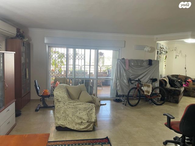 דו משפחתי, יצהר 24, גילה, ירושלים