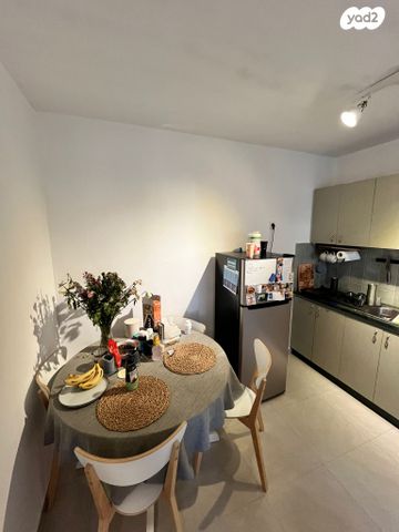 דירה, אלכסנדר רובוביץ' 322, ארמון הנציב, תלפיות מזרח, ירושלים