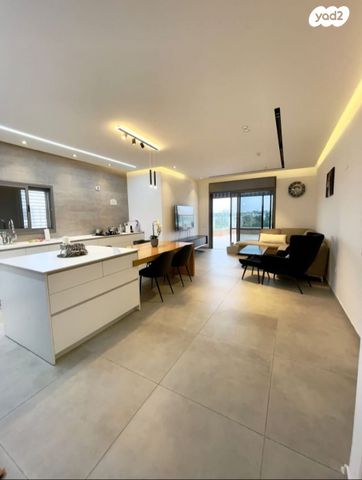 גג/ פנטהאוז, בקעת סיירים 16, שקמים ואגמים, אשקלון