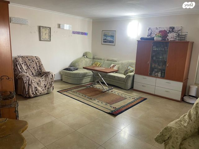 דו משפחתי, יצהר 24, גילה, ירושלים