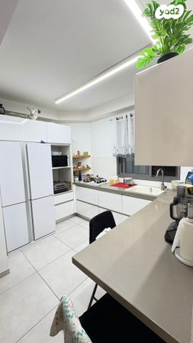 דירה, מלחמת ששת הימים 1, נווה אליאס, טירת כרמל