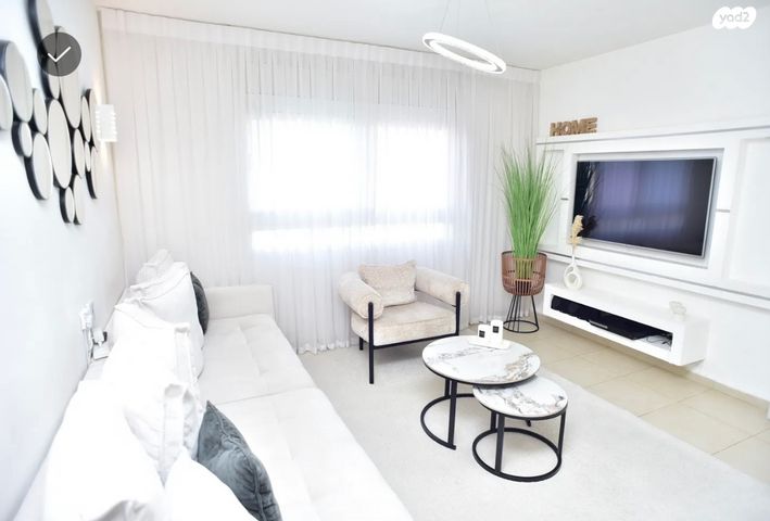 שדרות מנחם בגין 30