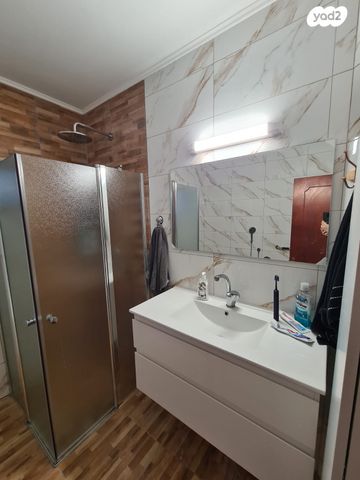 דו משפחתי, הדפנה 4, ביאליק, חדרה