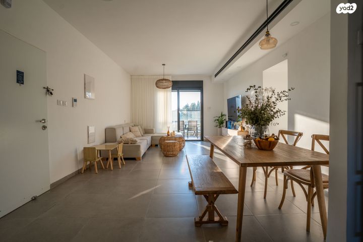 גג/ פנטהאוז, בית"ר 11, שאר העיר, מגדל העמק