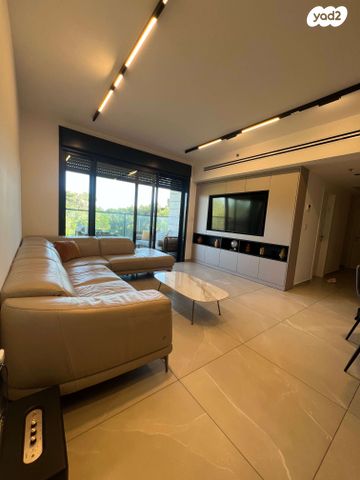 דירה, ברל כצנלסון 49, זיו, חיפה